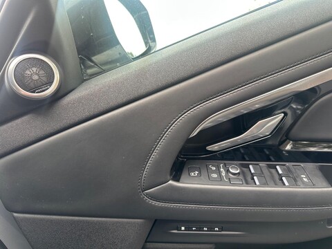 Land Rover Range Rover Evoque R-DYNAMIC HSE MHEV 19