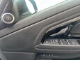 Land Rover Range Rover Evoque R-DYNAMIC HSE MHEV 19
