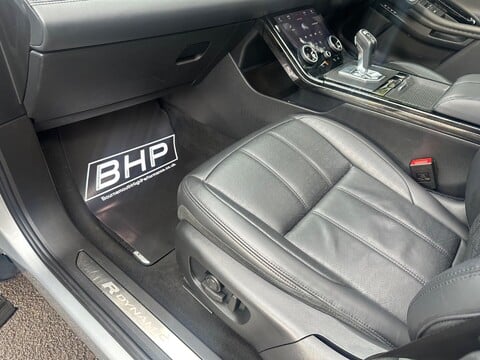 Land Rover Range Rover Evoque R-DYNAMIC HSE MHEV 27