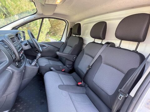 Nissan NV300 DCI VISIA L1H1 17