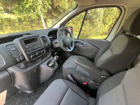 Nissan NV300 DCI VISIA L1H1 19