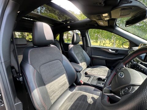 Ford Kuga ST-LINE X EDITION 17