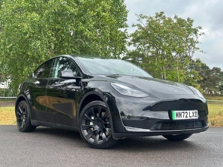 Tesla Model Y LONG RANGE AWD
