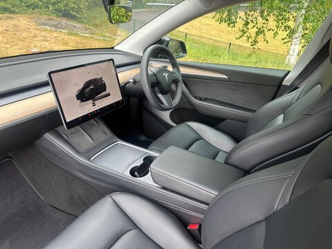 Tesla Model Y (Dual Motor) Long Range Auto 4WDE 5dr 28