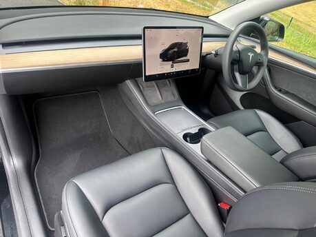 Tesla Model Y (Dual Motor) Long Range Auto 4WDE 5dr 