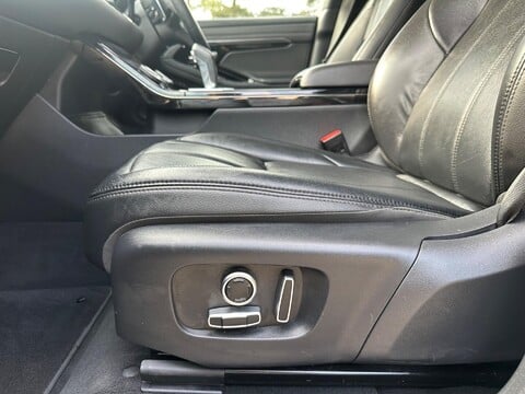 Land Rover Range Rover Evoque R-DYNAMIC SE 28