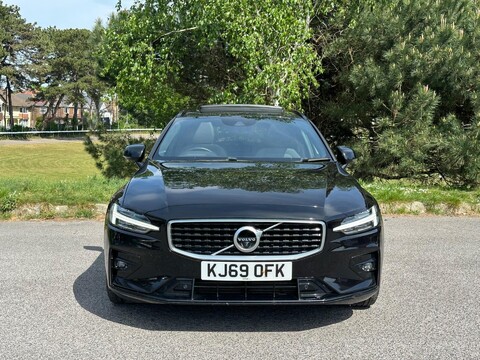 Volvo V60 D4 R-DESIGN PLUS 2
