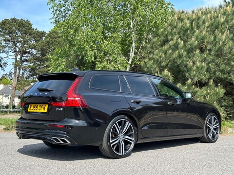 Volvo V60 D4 R-DESIGN PLUS 9