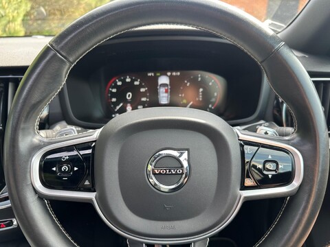 Volvo V60 D4 R-DESIGN PLUS 14