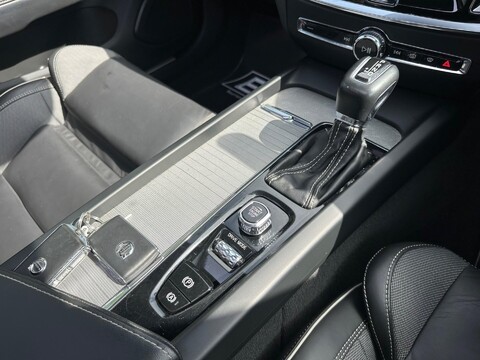 Volvo V60 D4 R-DESIGN PLUS 19