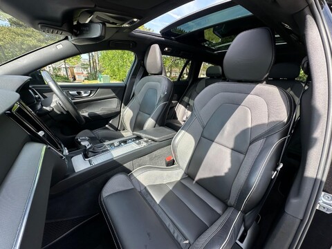 Volvo V60 D4 R-DESIGN PLUS 6