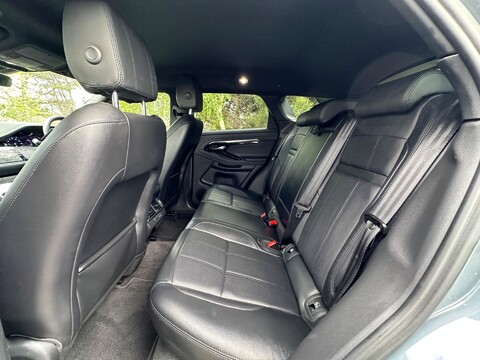 Land Rover Range Rover Evoque R-DYNAMIC SE 30