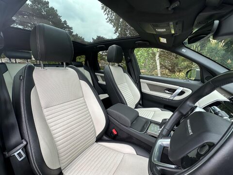 Land Rover Discovery Sport 1.5 P300e 12.2kWh R-Dynamic SE Auto 4WD Euro 6 (s/s) 5dr 15
