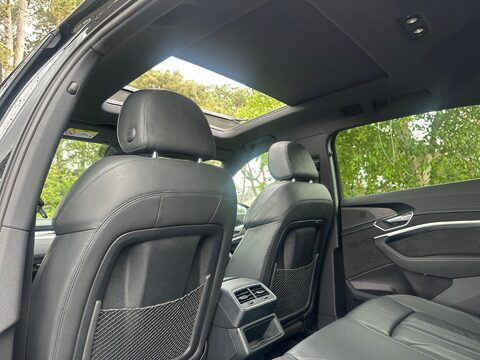 Audi E-Tron 55 Black Edition Auto quattro 5dr 95kWh 26