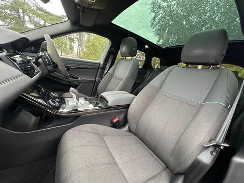 Land Rover Range Rover Evoque 1.5 P300e 12.2kWh R-Dynamic SE Auto 4WD Euro 6 (s/s) 5dr 4