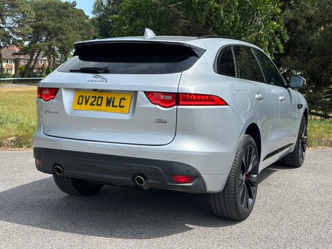 Jaguar F-Pace 2.0 P250i R-Sport Auto AWD Euro 6 (s/s) 5dr 17