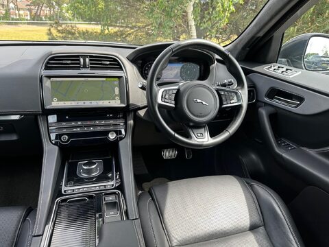 Jaguar F-Pace 2.0 P250i R-Sport Auto AWD Euro 6 (s/s) 5dr 19