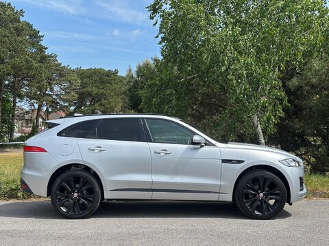Jaguar F-Pace 2.0 P250i R-Sport Auto AWD Euro 6 (s/s) 5dr 15