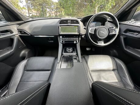 Jaguar F-Pace 2.0 P250i R-Sport Auto AWD Euro 6 (s/s) 5dr 
