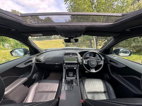 Jaguar F-Pace 2.0 P250i R-Sport Auto AWD Euro 6 (s/s) 5dr 23