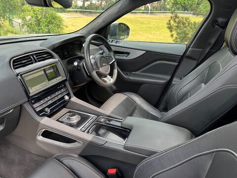 Jaguar F-Pace 2.0 P250i R-Sport Auto AWD Euro 6 (s/s) 5dr 32
