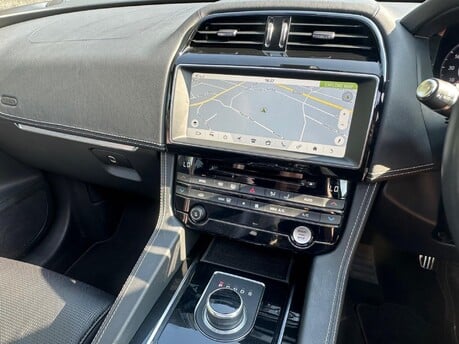 Jaguar F-Pace CHEQUERED FLAG AWD 