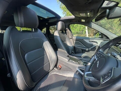 Jaguar F-Pace CHEQUERED FLAG AWD 21