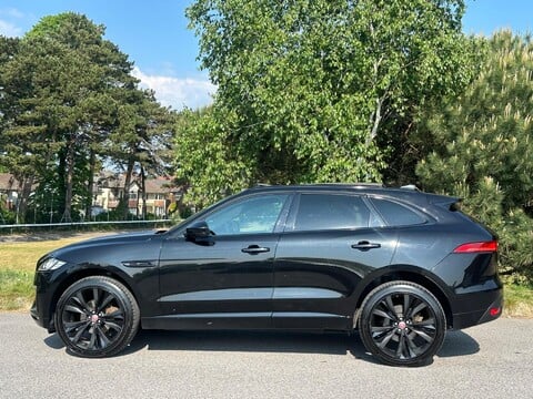 Jaguar F-Pace CHEQUERED FLAG AWD 12