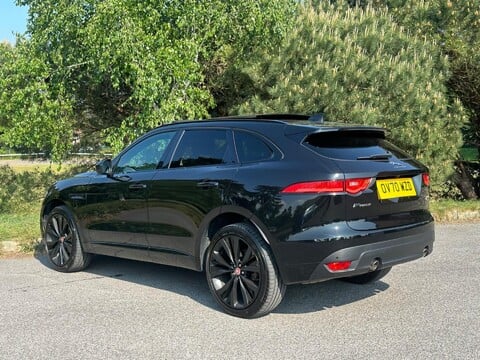 Jaguar F-Pace CHEQUERED FLAG AWD 32