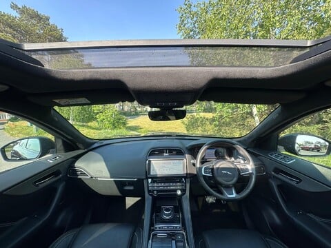 Jaguar F-Pace CHEQUERED FLAG AWD 13