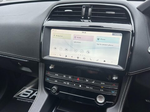 Jaguar F-Pace 3.0 D300 V6 S Auto AWD Euro 6 (s/s) 5dr 15