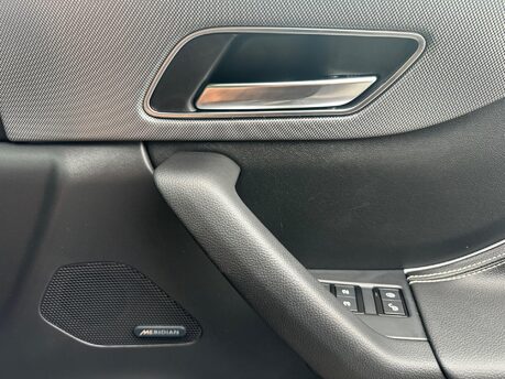 Jaguar F-Pace 3.0 D300 V6 S Auto AWD Euro 6 (s/s) 5dr 