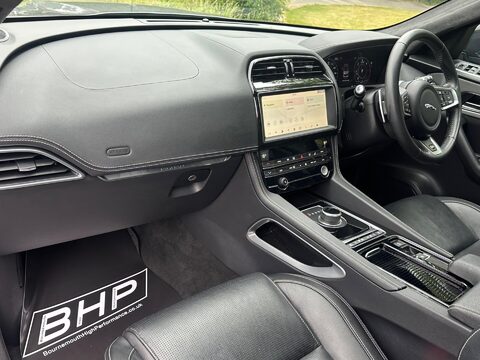 Jaguar F-Pace 3.0 D300 V6 S Auto AWD Euro 6 (s/s) 5dr 30