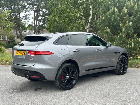 Jaguar F-Pace 3.0 D300 V6 S Auto AWD Euro 6 (s/s) 5dr 33