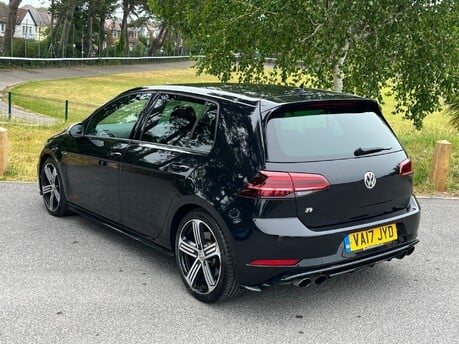Volkswagen Golf R TSI DSG 