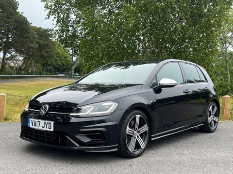 Volkswagen Golf R TSI DSG 9