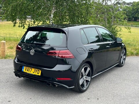 Volkswagen Golf R TSI DSG 15