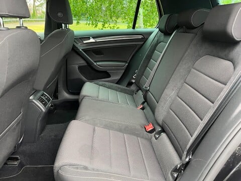 Volkswagen Golf R TSI DSG 20
