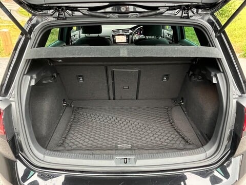 Volkswagen Golf R TSI DSG 25