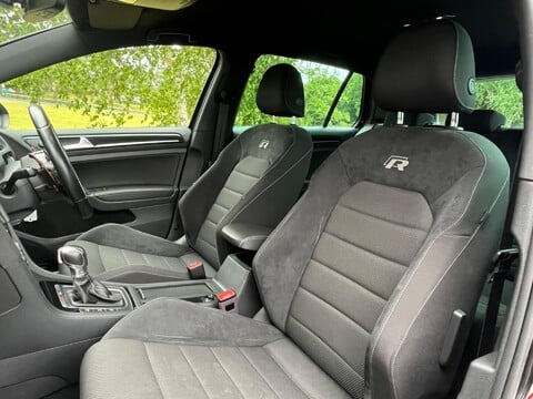 Volkswagen Golf R TSI DSG 26