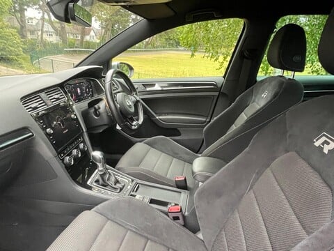 Volkswagen Golf R TSI DSG 27