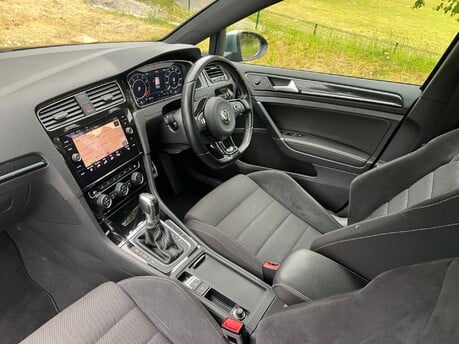 Volkswagen Golf R TSI DSG 