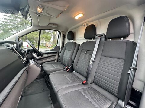 Ford Transit Custom 320 LIMITED P/V ECOBLUE 4
