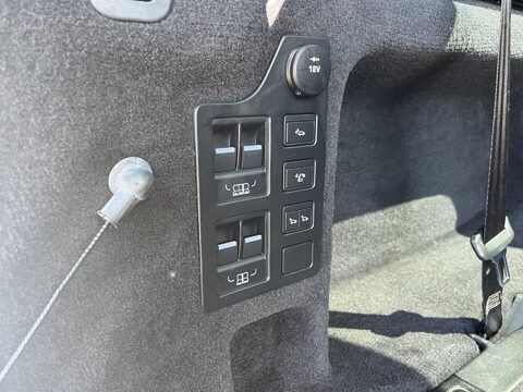 Land Rover Discovery TD6 HSE 27