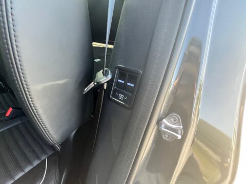 Land Rover Discovery TD6 HSE 41