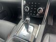 Land Rover Discovery Sport R-DYNAMIC HSE MHEV 17