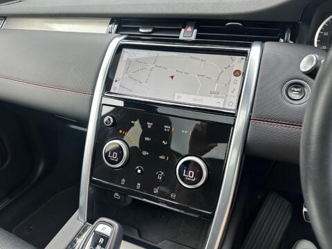 Land Rover Discovery Sport 1.5 P300e 12.2kWh R-Dynamic SE Auto 4WD Euro 6 (s/s) 5dr 31