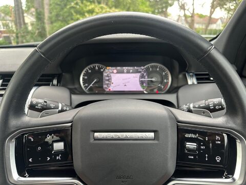 Land Rover Discovery Sport 1.5 P300e 12.2kWh R-Dynamic SE Auto 4WD Euro 6 (s/s) 5dr 33