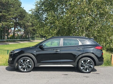 Hyundai TUCSON 2.0 CRDi Premium SE Auto 4WD Euro 6 (s/s) 5dr 12
