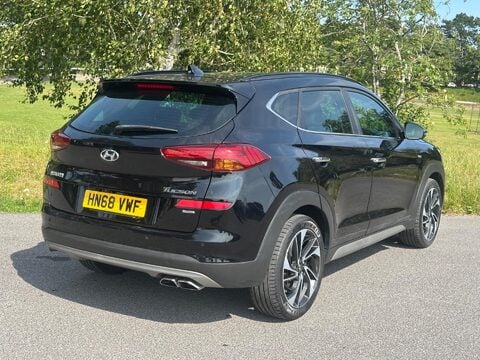 Hyundai TUCSON 2.0 CRDi Premium SE Auto 4WD Euro 6 (s/s) 5dr 17